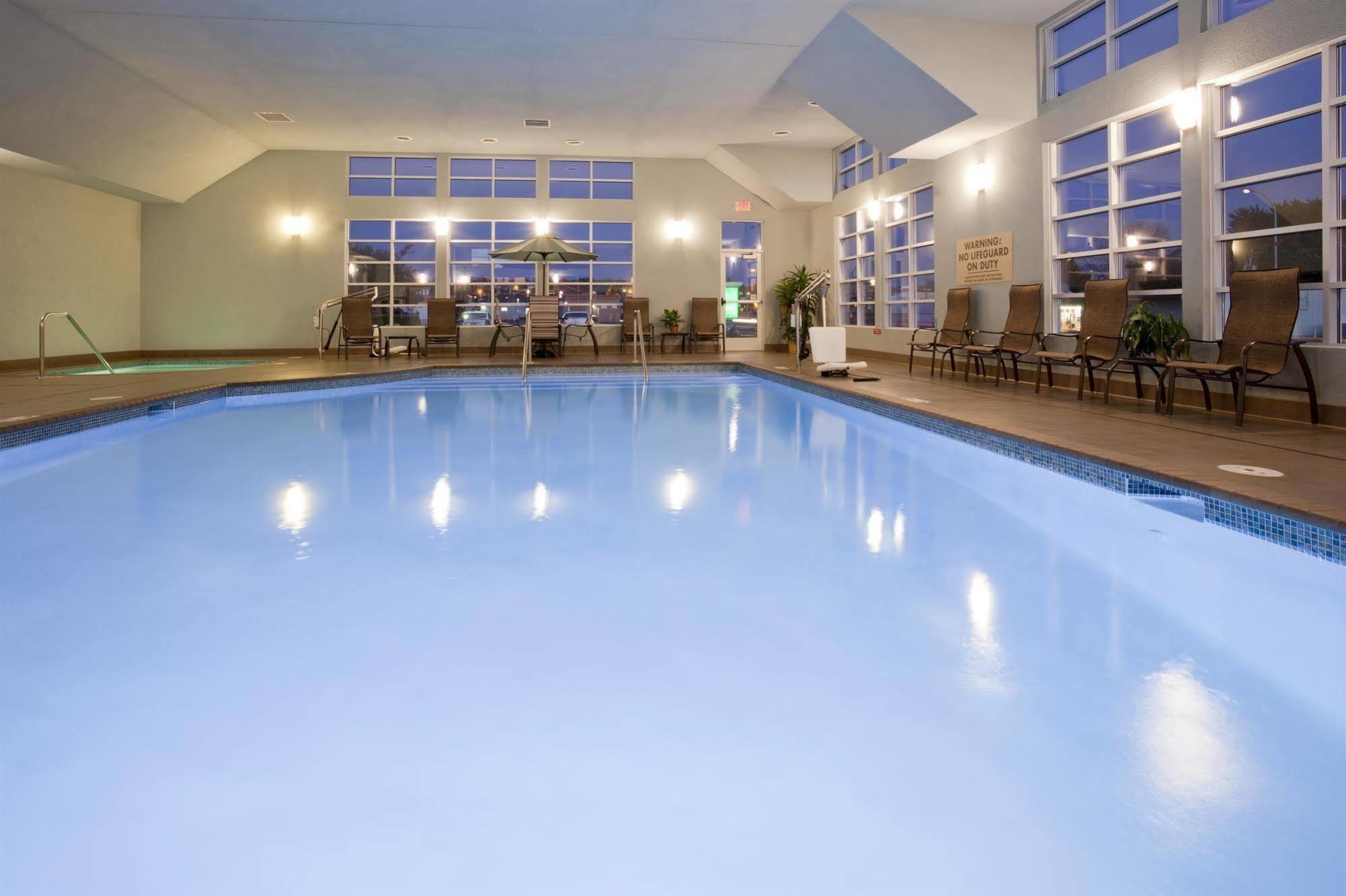 Grandstay Hotel & Suites - Glenwood Eksteriør bilde